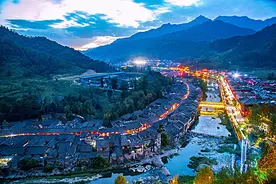 陕西“最美丽”的古镇，一脚踏三省，还有一代枭雄的传奇故事图片