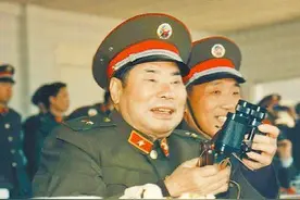 杨得志80岁老当益壮，娶55岁舞蹈演员为妻，共同生活了4年图片