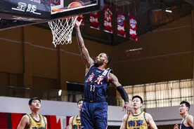 疯狂一战！广东狂轰161分刷爆纪录，周鹏里程碑，对手主帅苦笑图片