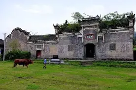 广西深山发现一座古宅，屋主身份成谜，三件镇宅之宝不一般图片