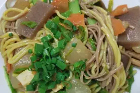 减脂期想吃面条怎么办？教你这样做，好吃不长肉图片