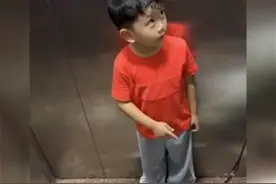 “耿直男孩”走红，想摸一摸小狗，礼貌对话却给狗主人造成暴击图片