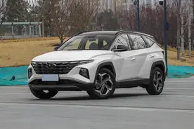 开了CR-V后，再开现代途胜L后，明白了韩系和日系车的差距图片