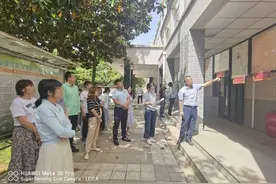 「西安高新」西安高新区五星街道举办“没有共产党就没有新中国”报纸展览图片