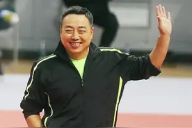 刘国梁与慈母：亲情互馈的温暖岁月图片