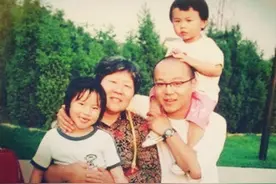 离异的父亲窦唯，让窦靖童和窦佳嫄，血浓于水姐妹情深图片