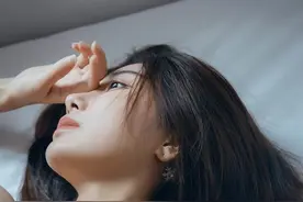 小说：为了能够在恶劣的环境中生存，她装扮得特别可怜，假装乞丐图片