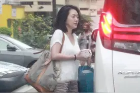 小S停工2个月身材发福，素颜去美容院微整，连女儿都吐槽她图片