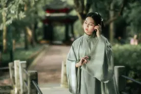 大词人梦见初恋，感慨着写下一首词，道尽极美的相思图片