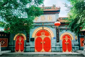 为抗衡占据龙脉的西方教堂，哈尔滨人在“龙头”上建起了一座寺庙图片