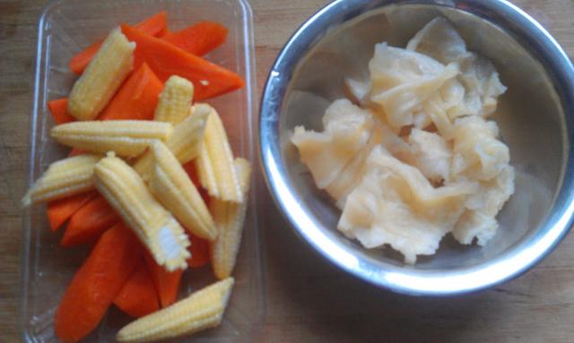 老人咳嗽有痰吃花胶 2026年老人咳嗽有痰吃花胶可以吗