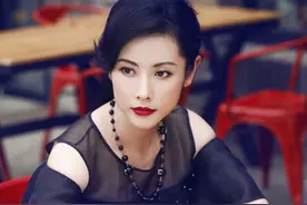 44岁杨明娜疑似已离婚，老公怒骂其折腾儿子，曾爆料她出轨开房图片