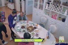 林允爸妈请王大陆，4人吃11道菜铺张，王大陆：40岁没结婚可交往图片