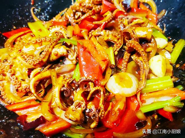 抖音爆头的八爪鱼不要再吃了，试试这款香辣八爪鱼，一吃停不下来