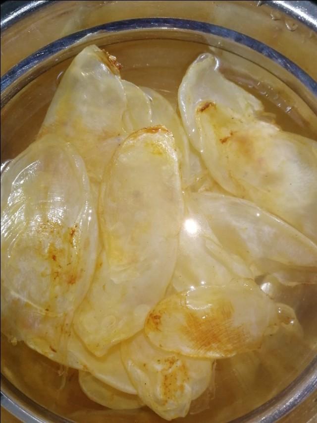 孕妇可以花胶扇骨汤吗 2026年孕妇可以吃花胶炖排骨汤吗?