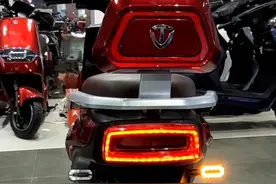 台铃虎贲电摩配前后12寸轮胎，铝合金后平叉，1200W电机够用吗？图片