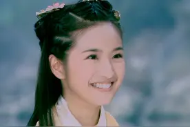 《射雕英雄传》名场面，七版黄蓉女装惊艳出场，谁是你心中最佳？图片