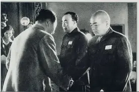 1962年彭老总对侄子说：你代表我去看看萧克同志，我向他道歉图片