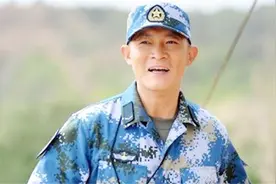 杨志刚晒出自己的豪宅：三个儿子都非常可爱，客厅还特意买了钢琴