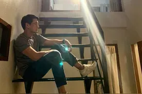 泰星Pong晒身材秀腹肌，魅力不减当年，坦言仍单身图片