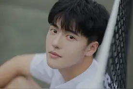 太帅了！鹅厂程序员欢乐谷保安凭生图走红，艺人可能都没他们上镜图片