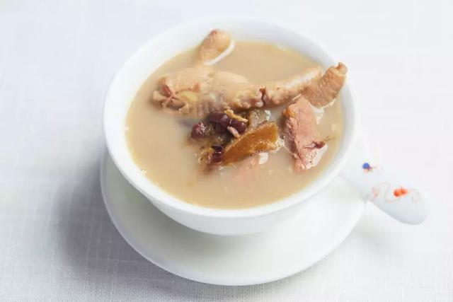 鲨鱼骨炖花胶 鲨鱼骨炖花胶怎么做 鲨鱼骨炖花胶 鲨鱼骨炖花胶怎么做