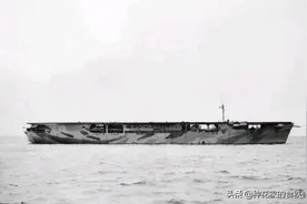 从俘虏的商船到盟军的护航航母，仅用了4次就被击沉的大胆号航母图片