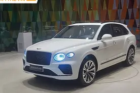 3.0L V6，油耗还低！宾利新款添越改成这样又要让年轻人坐不住了图片