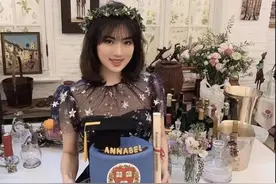 任正非的两个千金孟晚舟和姚安娜，相差26岁，有可比性吗？图片