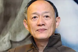 “不惧世俗”金士杰：57岁娶22岁女学生图片