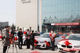 豪横！这家上市公司发39辆宝马当年终奖励，13年来发了407辆，还要拿12亿理财图片