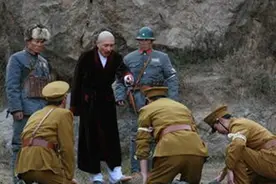 1990年，张学良被释放，记者问他最想见谁，他竟说了一位汉奸的名图片