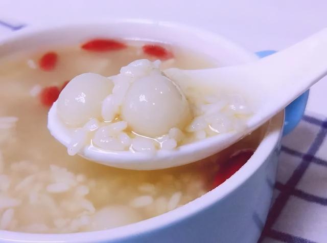 出水痘可以喝花胶汤吗 出水痘可以喝花胶汤吗宝宝