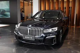 落地280万，新一代宝马760来了，配6.6T引擎，S级拿什么比？图片