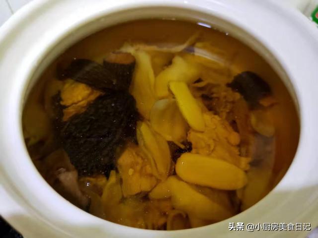 羊肚菌花胶炖排骨 2026年羊肚菌花胶炖排骨放什么配料