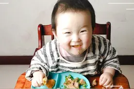 妙妙爸豌豆炒肉菜谱，生粉的妙用，决定了肉质的细嫩，孩子抢着吃图片