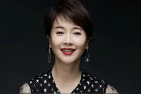 左小青的红尘情史，因美貌与9个男人传绯闻，嫁百亿富商终成空图片