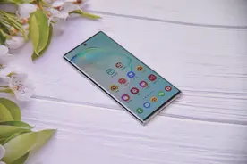 当下的智能手机，还有必要贴钢化膜么？图片