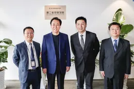 许家印的贵人们：张近东硬撸200亿挺恒大，刘銮雄夫妇驰援300亿图片