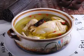 一九一只鸡，进补吃公鸡还是母鸡？图片