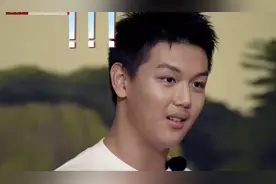 王艳罕见带儿子录综艺，15岁球球身高超过妈妈，模样乖巧不再叛逆图片