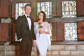 41岁胡杏儿晒结婚五周年，人鱼尾紧身s型婚纱，丝毫看不出孕肚图片