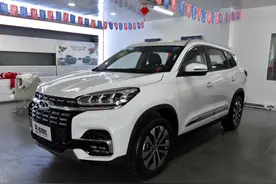 价格便宜好口碑，4米7的增压自动挡中型SUV，带你看奇瑞瑞虎8图片