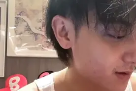 父子连心！父亲走前黄子韬曾直播，胡子拉碴状态差，低落难掩心事图片