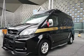 福客特黑骑士 六座四卧 商务房车一秒变床图片