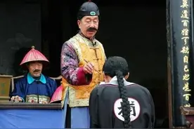 部队中的参谋长，是怎样的官职，它的地位是高是低呢？图片