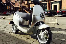 2款超级电摩来了，时速达100km/h不到5秒，续航超过200公里图片