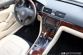 大众帕萨特 3.0 V6版，感受下这套旗舰内饰，当时裸车超30万图片