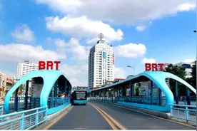 比公交更方便、国内外多个城市都在用,带您看看城市的特色交通BRT图片