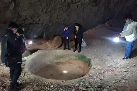 重庆奉节县：天坑地缝有个神秘的鱼儿洞图片